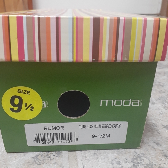 Shoes - Picture 3 of 3